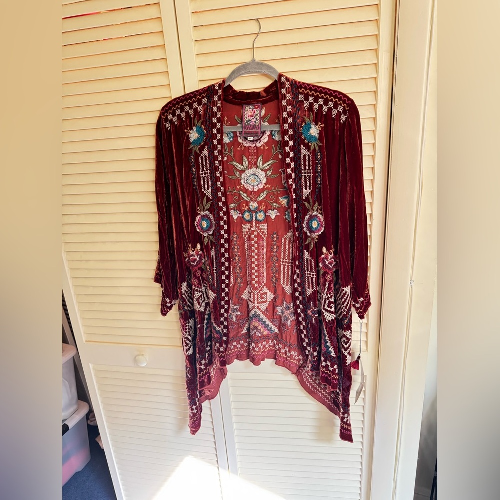 NWT!! Johnny Was Size M Daniela Embroidered Velvet Cardigan - Picture 5 of 11
